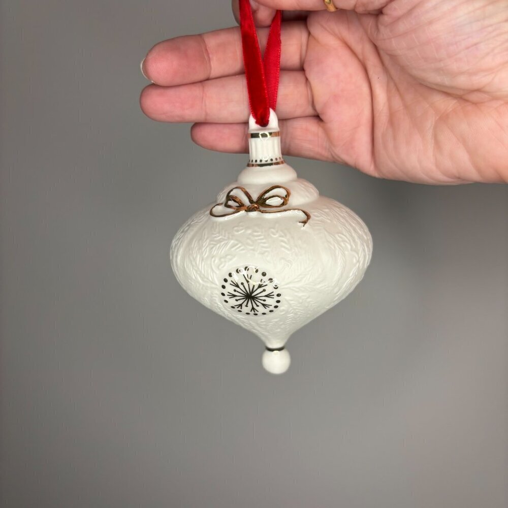 HALLMARK+ KEEPSAKE NEW Elegant Evergreens 1st Holiday Heirlooms Ornament